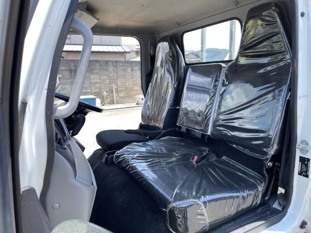 三菱ふそうキャンター平ボディ小型（2t・3t）[写真26]