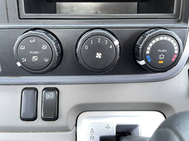 三菱ふそうキャンター平ボディ小型（2t・3t）[写真34]