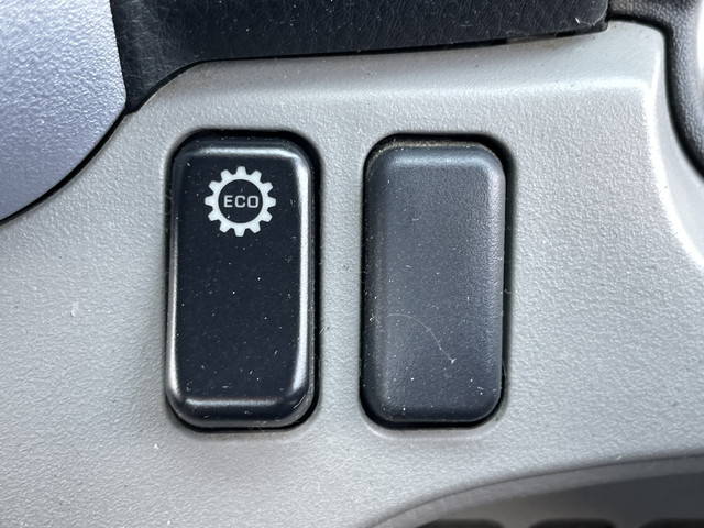 三菱ふそうキャンター平ボディ小型（2t・3t）[写真35]