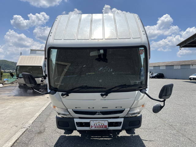 三菱ふそうキャンター平ボディ小型（2t・3t）[写真08]