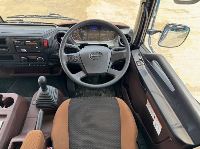 日野レンジャーアルミブロック中型（4t）[写真13]