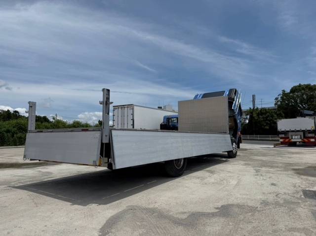 日野レンジャーアルミブロック中型（4t）[写真04]