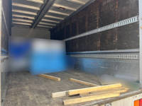 いすゞフォワードアルミウイング中型（4t）[写真10]