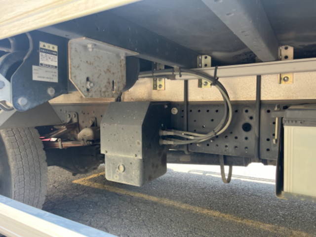 いすゞフォワードアルミウイング中型（4t）[写真17]