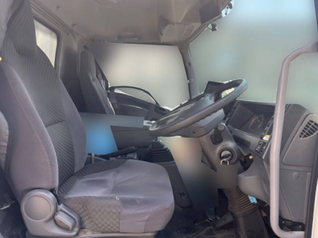 いすゞフォワードアルミウイング中型（4t）[写真21]