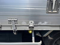 いすゞフォワードアルミウイング中型（4t）[写真07]