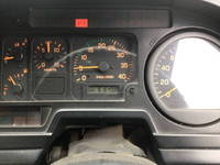 いすゞフォワード平ボディ中型（4t）[写真21]