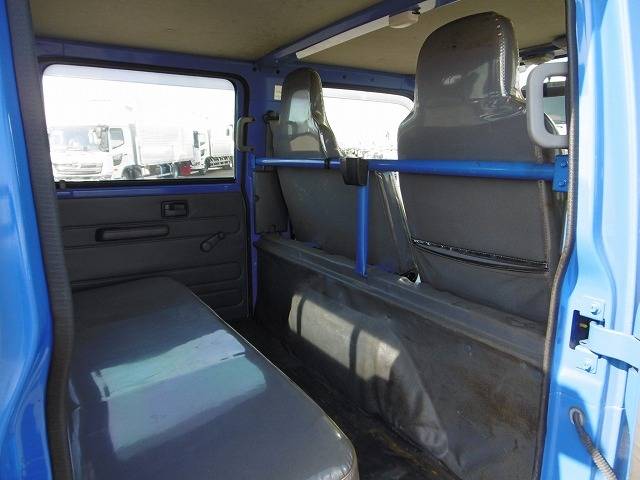 いすゞエルフダブルキャブ（Wキャブ）小型（2t・3t）[写真08]