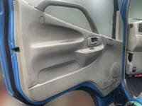 日野デュトロダブルキャブ（Wキャブ）小型（2t・3t）[写真21]