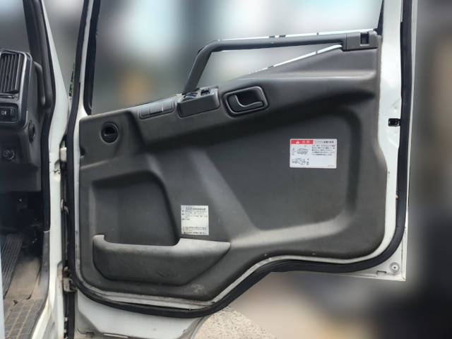 三菱ふそうファイターコンテナ専用車中型（4t）[写真23]