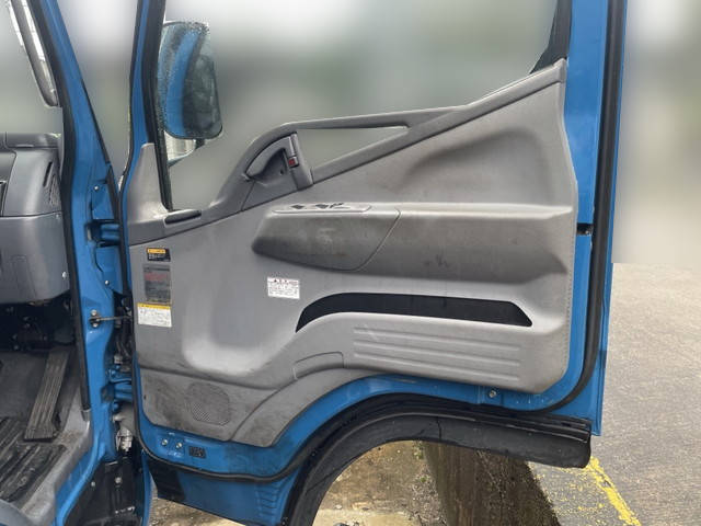 三菱ふそうキャンタークレーン4段小型（2t・3t）[写真24]