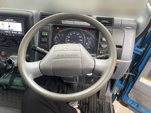 三菱ふそうキャンタークレーン4段小型（2t・3t）[写真28]