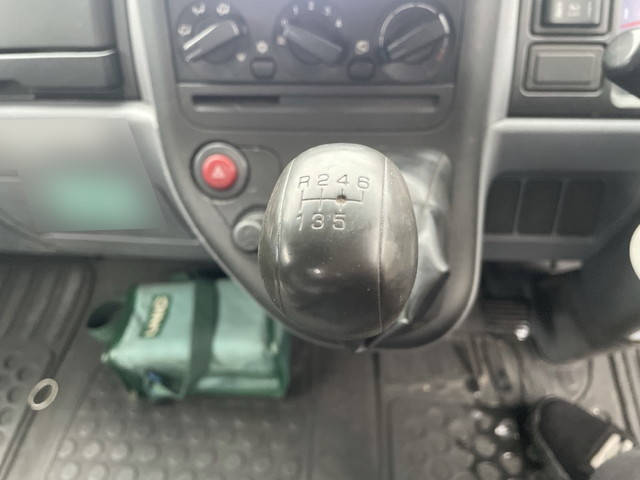 三菱ふそうキャンタークレーン4段小型（2t・3t）[写真31]