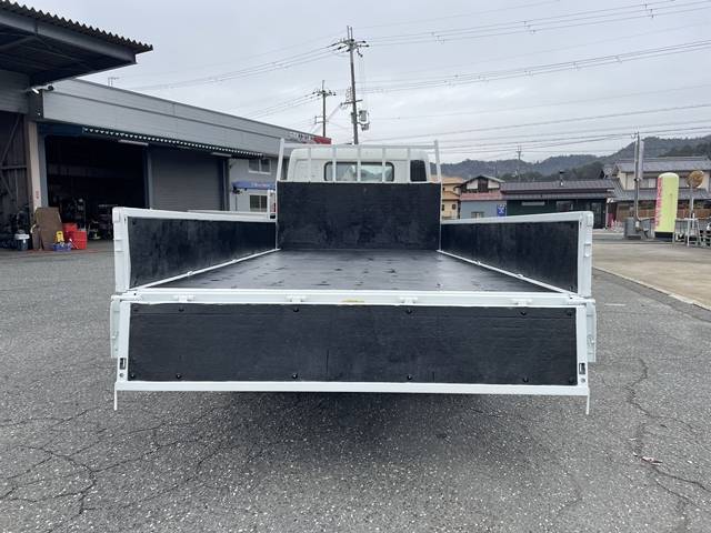 三菱ふそうキャンター平ボディ小型（2t・3t）[写真10]
