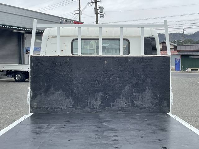 三菱ふそうキャンター平ボディ小型（2t・3t）[写真12]