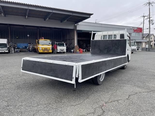 三菱ふそうキャンター平ボディ小型（2t・3t）[写真16]