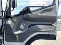 三菱ふそうキャンター平ボディ小型（2t・3t）[写真24]