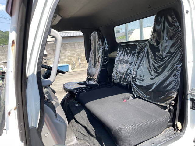 三菱ふそうキャンター平ボディ小型（2t・3t）[写真25]