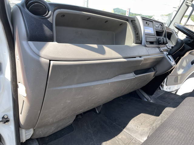 三菱ふそうキャンター平ボディ小型（2t・3t）[写真28]