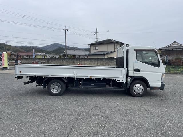 三菱ふそうキャンター平ボディ小型（2t・3t）[写真08]