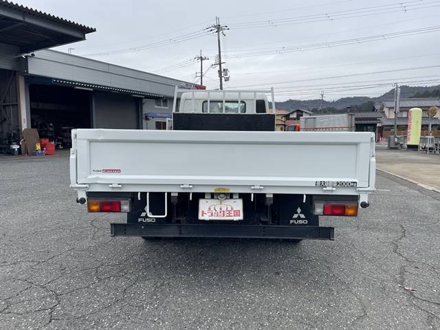 三菱ふそうキャンター平ボディ小型（2t・3t）[写真09]