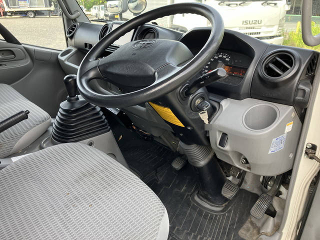 トヨタトヨエースアルミバン小型（2t・3t）[写真26]