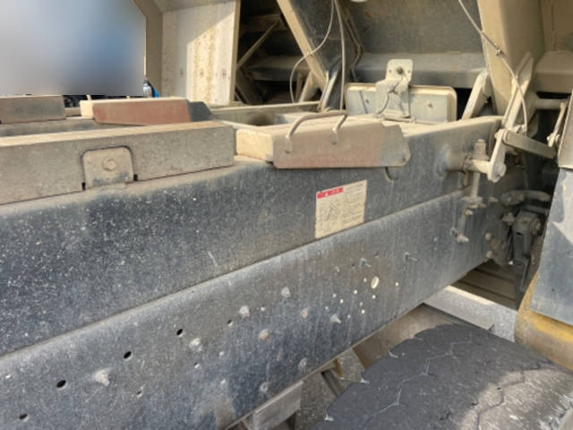 いすゞギガダンプ大型（10t）[写真12]