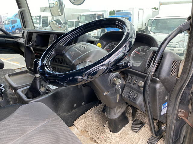 日野プロフィアセルフクレーン3段大型（10t）[写真35]