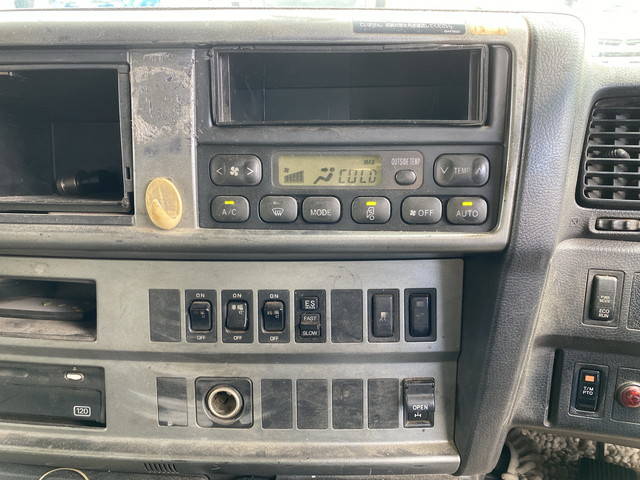 日野プロフィアセルフクレーン3段大型（10t）[写真38]