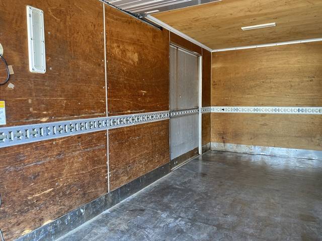 三菱ふそうキャンターアルミバン小型（2t・3t）[写真12]