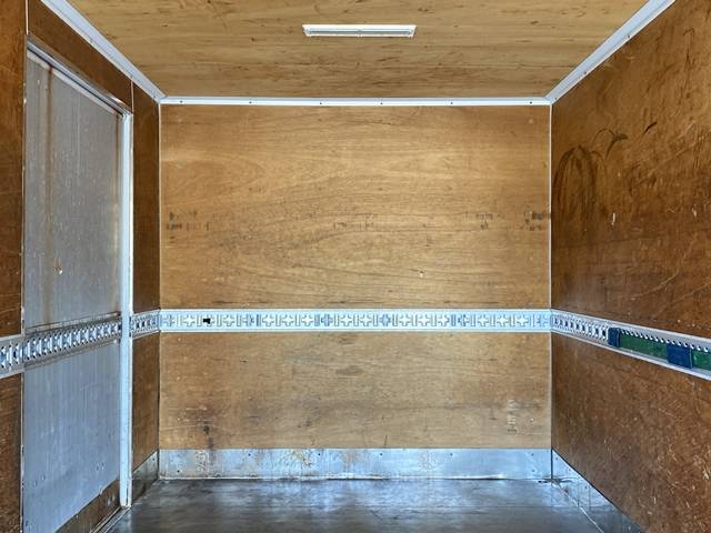 三菱ふそうキャンターアルミバン小型（2t・3t）[写真13]