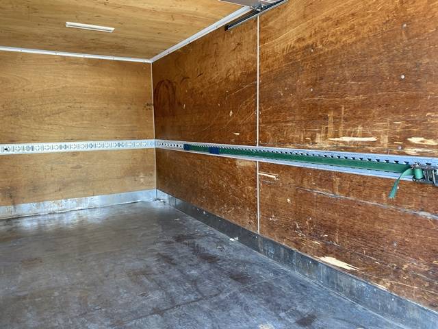 三菱ふそうキャンターアルミバン小型（2t・3t）[写真14]