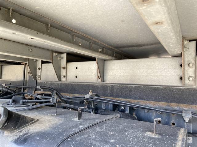 三菱ふそうキャンターアルミバン小型（2t・3t）[写真23]