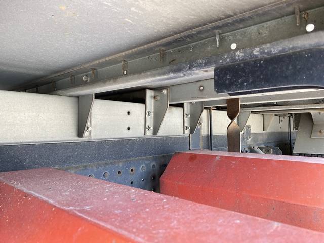 三菱ふそうキャンターアルミバン小型（2t・3t）[写真24]