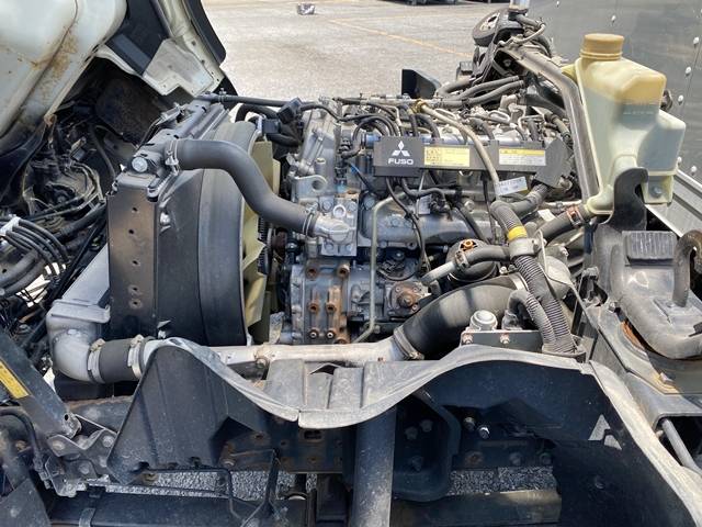 三菱ふそうキャンターアルミバン小型（2t・3t）[写真26]