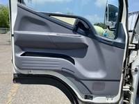 三菱ふそうキャンターアルミバン小型（2t・3t）[写真29]