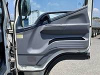 三菱ふそうキャンターアルミバン小型（2t・3t）[写真30]