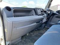 三菱ふそうキャンターアルミバン小型（2t・3t）[写真31]