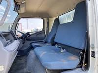 三菱ふそうキャンターアルミバン小型（2t・3t）[写真32]