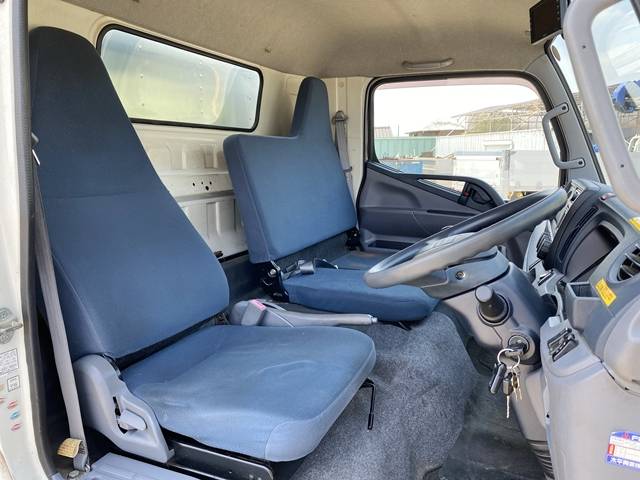 三菱ふそうキャンターアルミバン小型（2t・3t）[写真34]