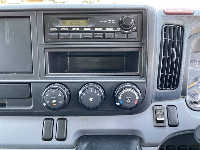 三菱ふそうキャンターアルミバン小型（2t・3t）[写真37]