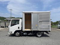 いすゞエルフアルミバン小型（2t・3t）[写真06]