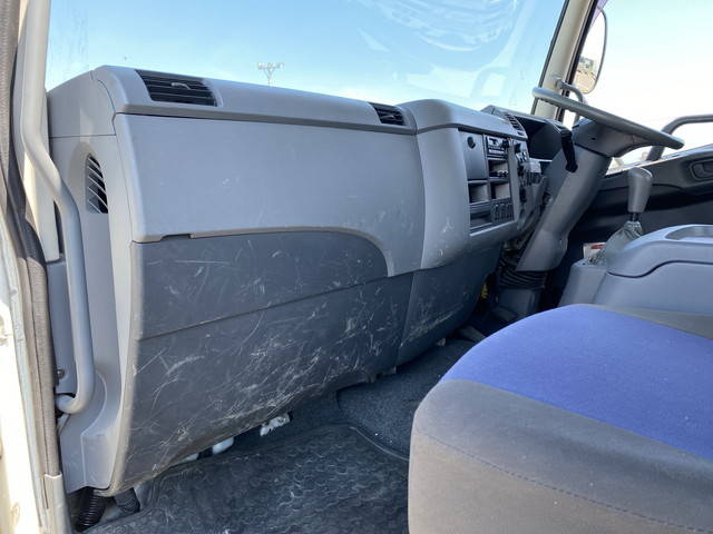 三菱ふそうファイタークレーン6段中型（4t）[写真34]