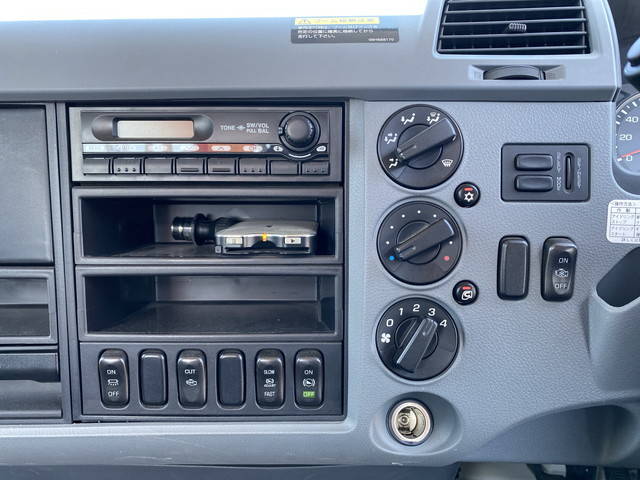 三菱ふそうファイタークレーン6段中型（4t）[写真39]