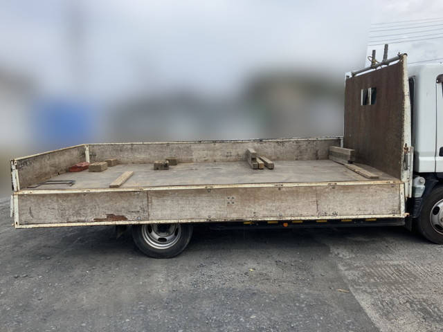 三菱ふそうキャンター平ボディ小型（2t・3t）[写真05]