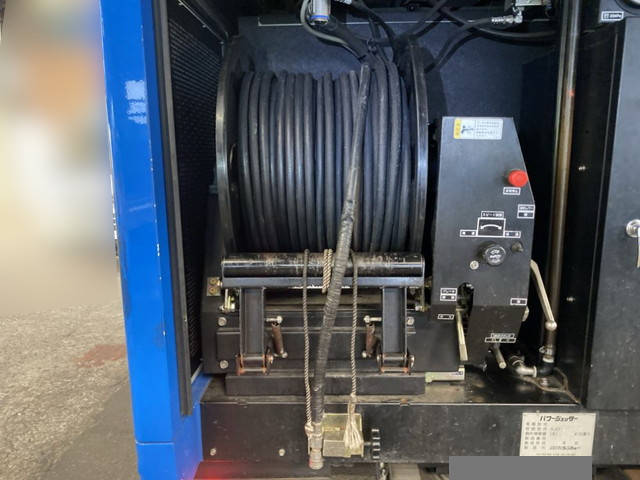 いすゞエルフ高圧洗浄車小型（2t・3t）[写真10]