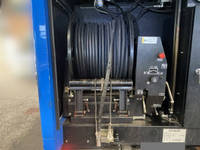 いすゞエルフ高圧洗浄車小型（2t・3t）[写真10]