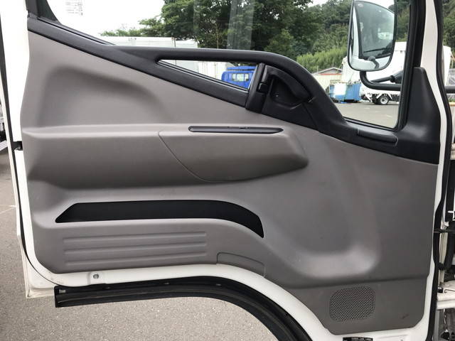 三菱ふそうキャンタークレーン4段小型（2t・3t）[写真28]