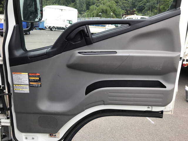 三菱ふそうキャンタークレーン4段小型（2t・3t）[写真29]