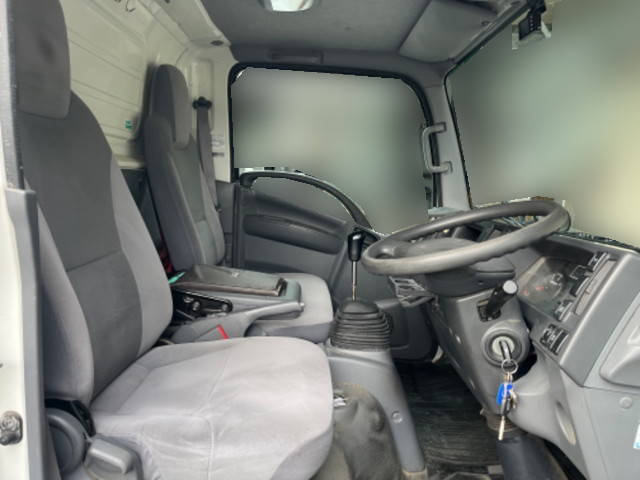 いすゞエルフアルミバン小型（2t・3t）[写真12]